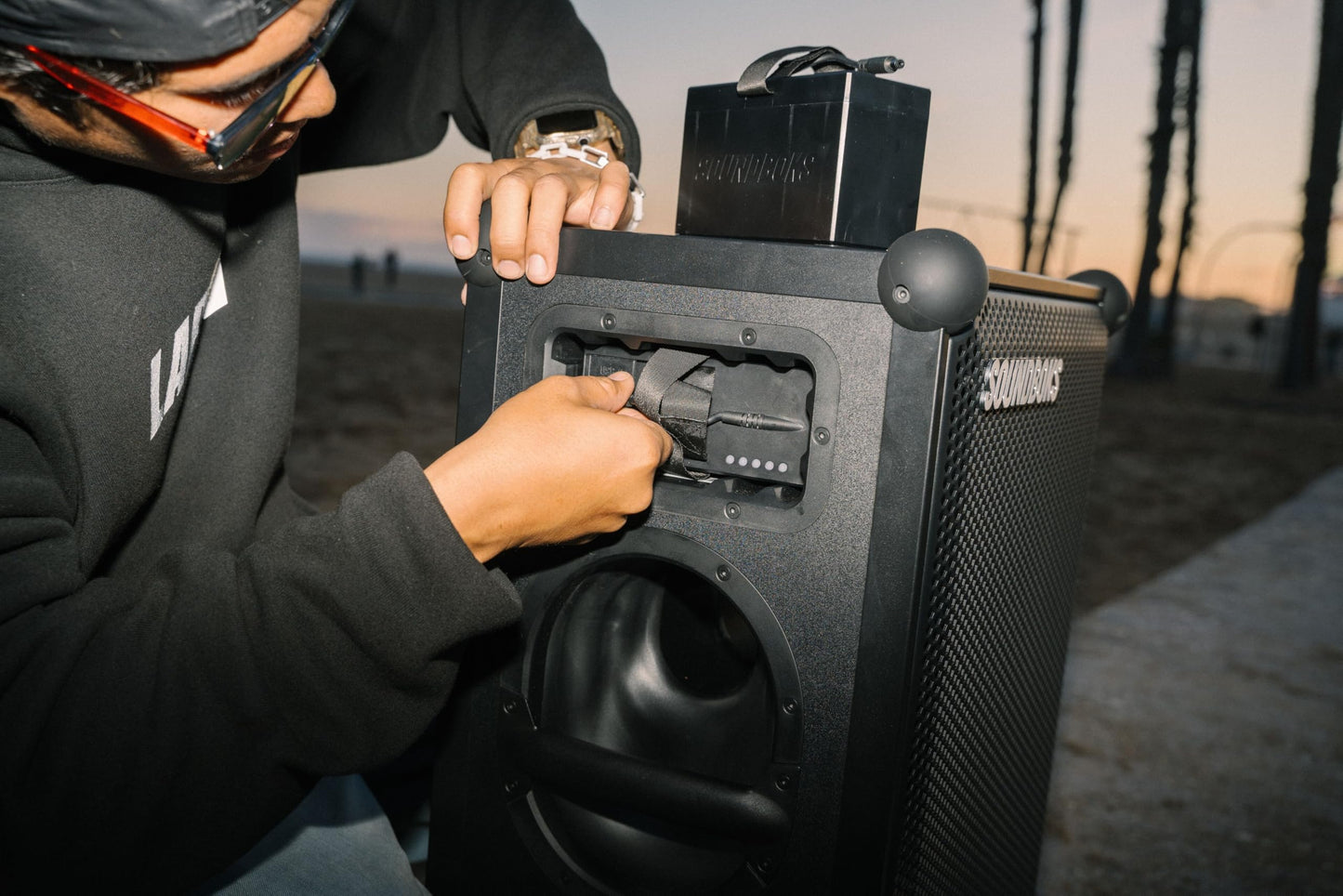 SOUNDBOKS 4 Bluetooth Lautsprecher, 40 Std Akku, USB-C, 126dB, kabellos & tragbar, lautester Party Speaker, Design aus Dänemark, Schwarz