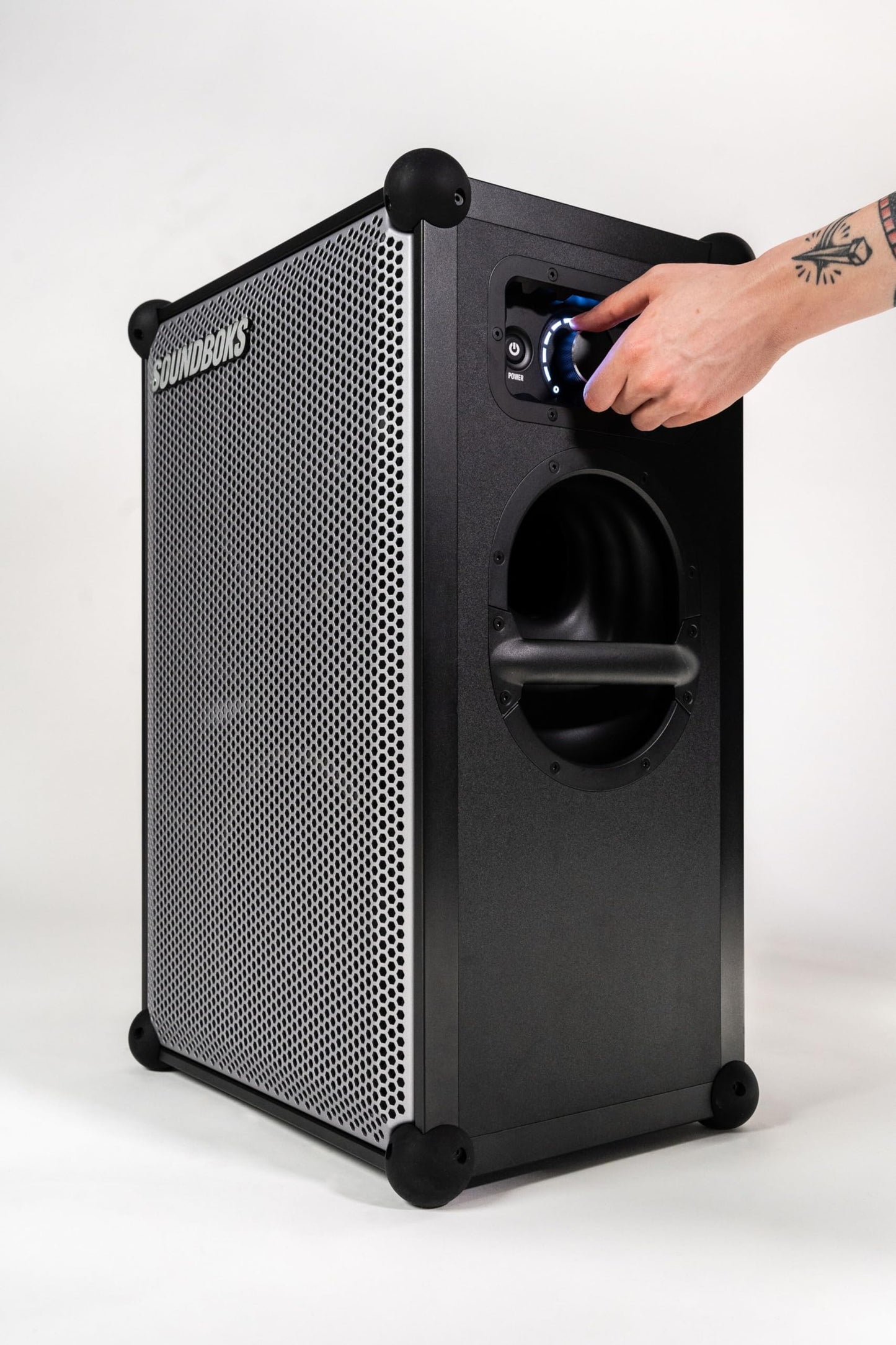 SOUNDBOKS 4 Bluetooth Speaker, USB-C, 40h Akku, 126dB, kabellos & tragbar, lautester Party Speaker, Design aus Dänemark, Metallic Gray